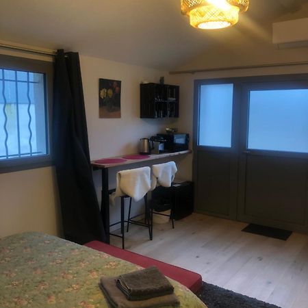 Chambre Independante Charbonnieres Les Bains Dış mekan fotoğraf